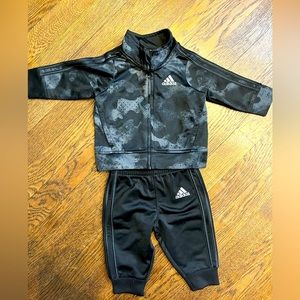 Adidas track suit, like new. Size 3 months.